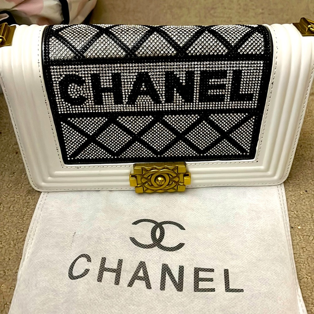 Beautiful bling out rhinestone purse